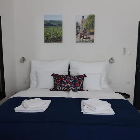 شقة Natali Apartmanhaz إغير