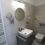 Natali Apartmanhaz * Eğri